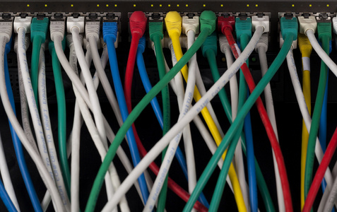 網(wǎng)絡(luò)交換機與Patch Panel（配線架）及網(wǎng)絡(luò)集線器的比較與應(yīng)用場景解析